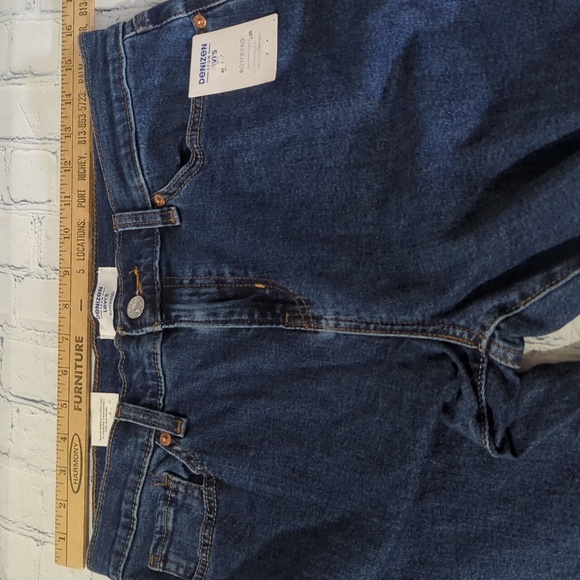 NWT Levi's Denizen Boyfriend Jeans in Classic Blue Jeans Size 4/27 - Picture 8 of 9
